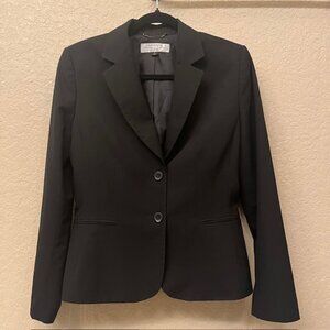 Tahari Arthur S. Levine Classics Two button Black blazer